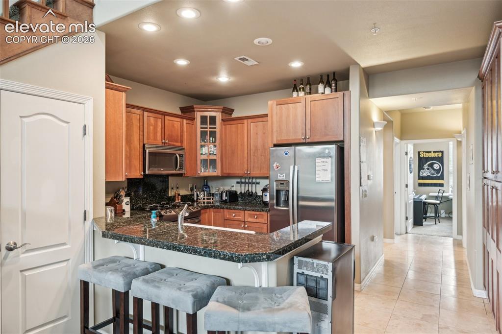 Image 14 of 45: Kitchen