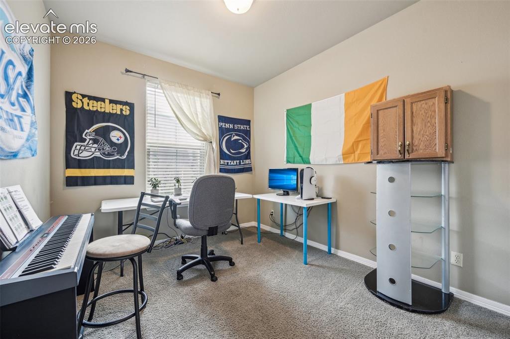 Image 19 of 45: Bedroom