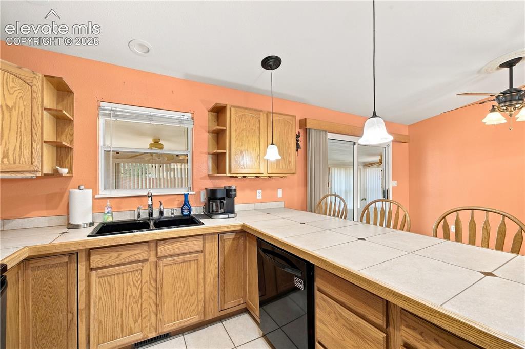 Image 10 of 38: Kitchen