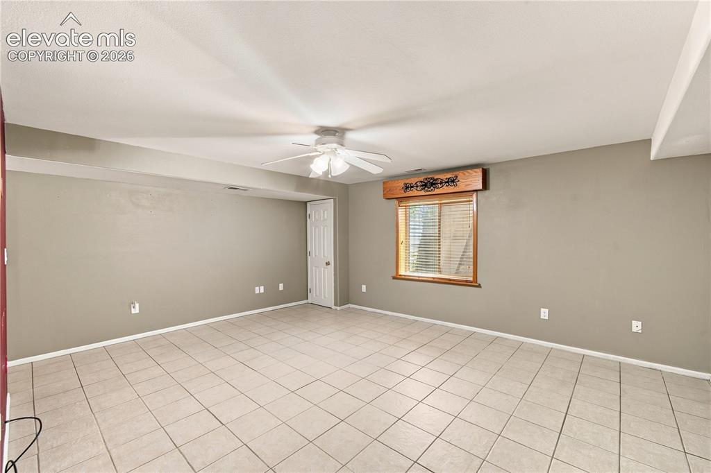 Image 22 of 38: Family Room