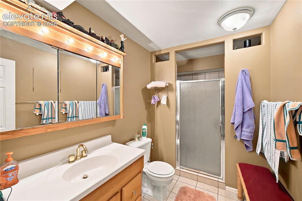 Image 26 of 38: Bathroom