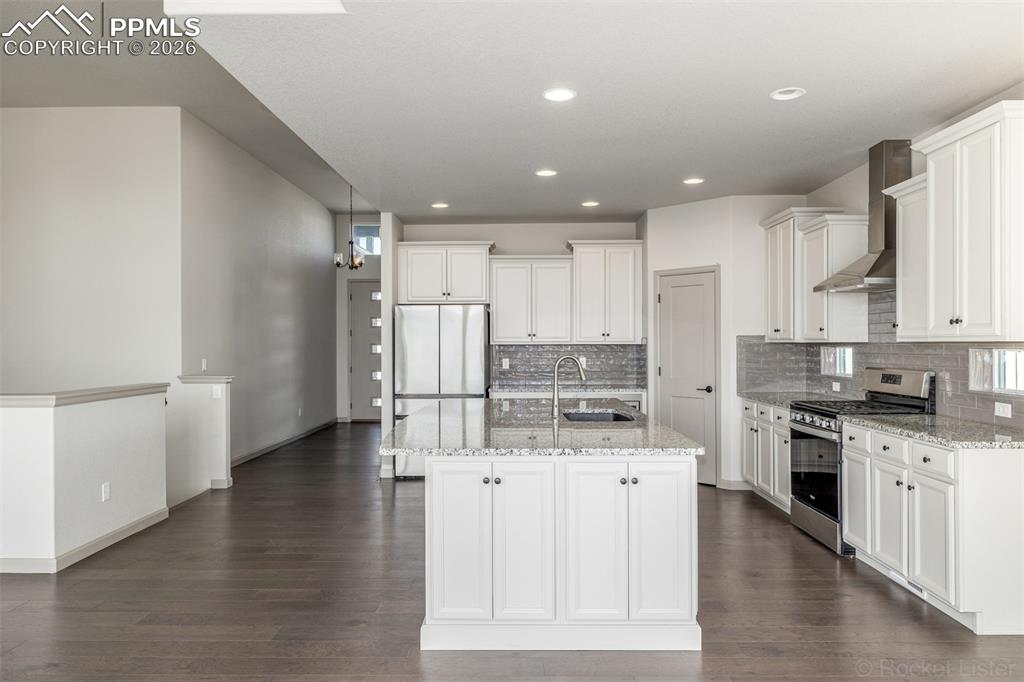 Image 12 of 46: Kitchen