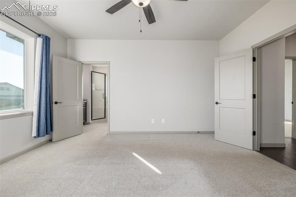 Image 19 of 46: Bedroom