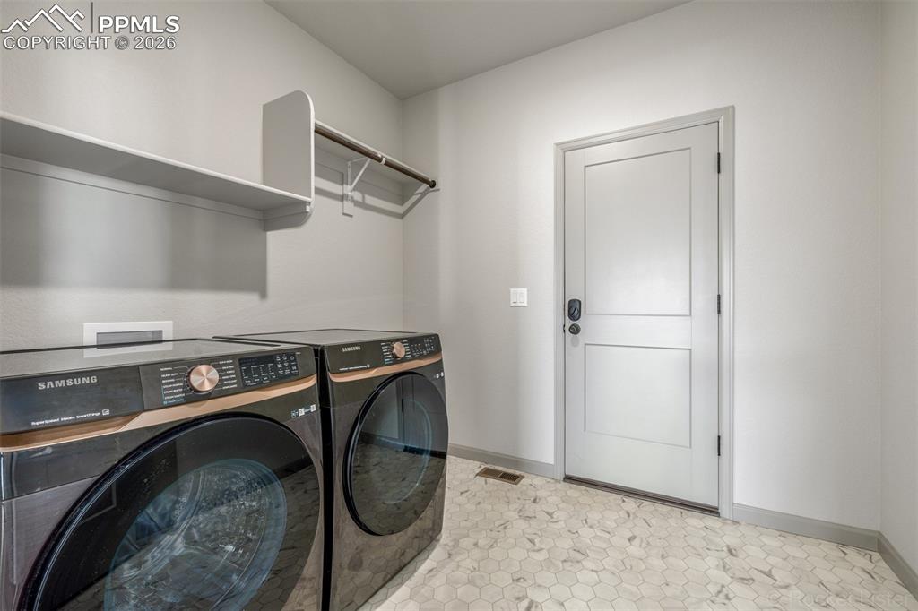 Image 37 of 46: Laundry