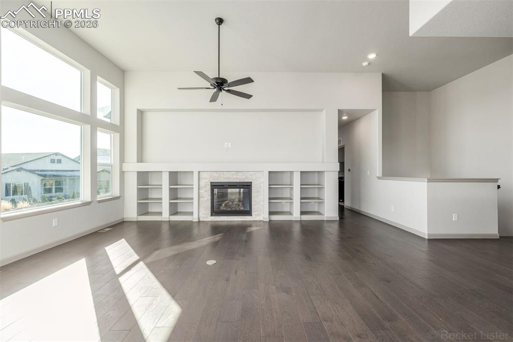 Image 4 of 46: Living Room