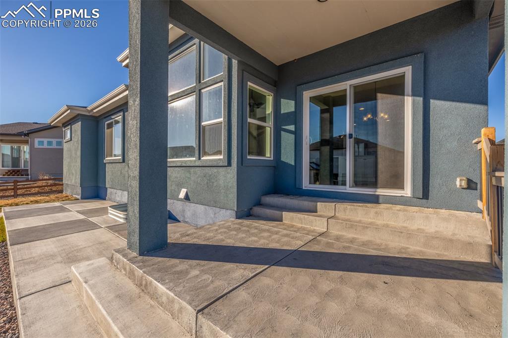 Image 40 of 46: Entry