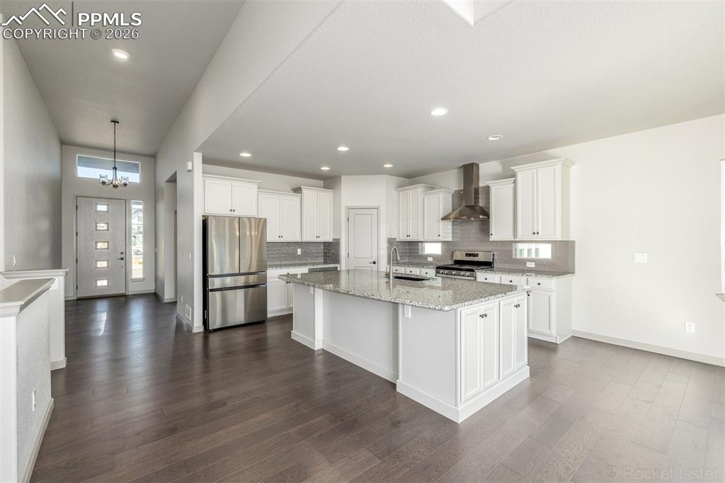 Image 9 of 46: Kitchen