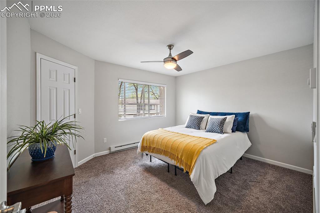 Image 17 of 29: Bedroom