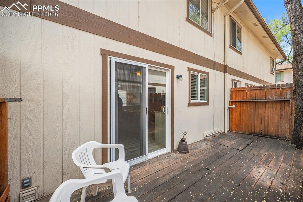 Image 20 of 29: Deck