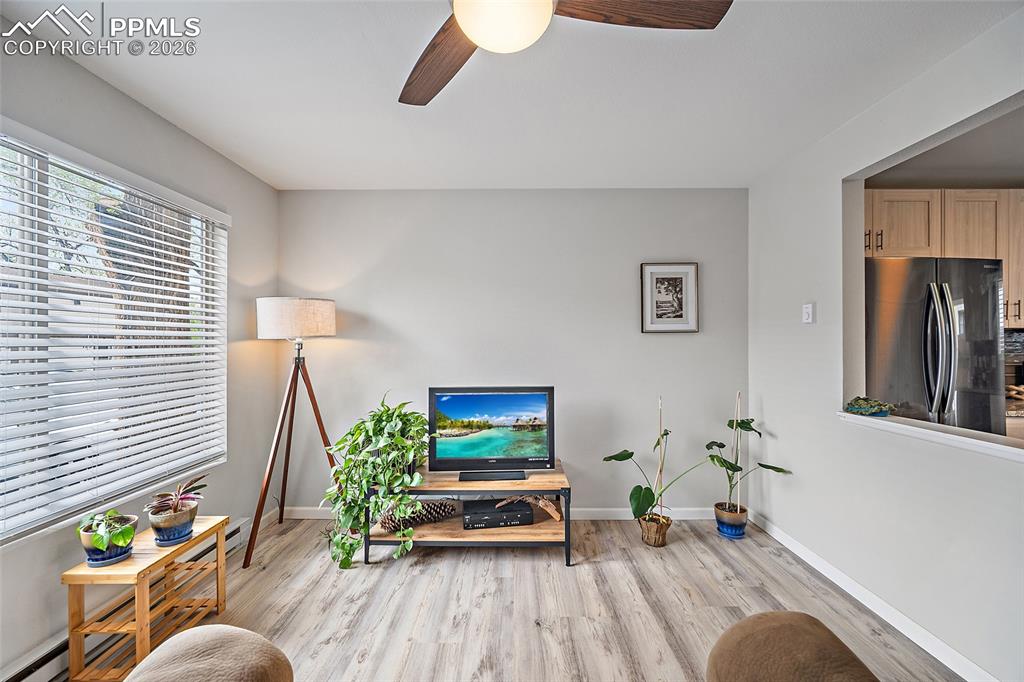 Image 7 of 29: Sitting Room