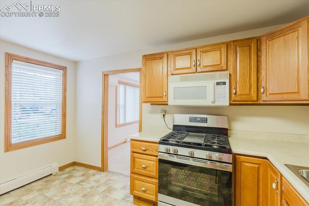 Image 10 of 34: Kitchen