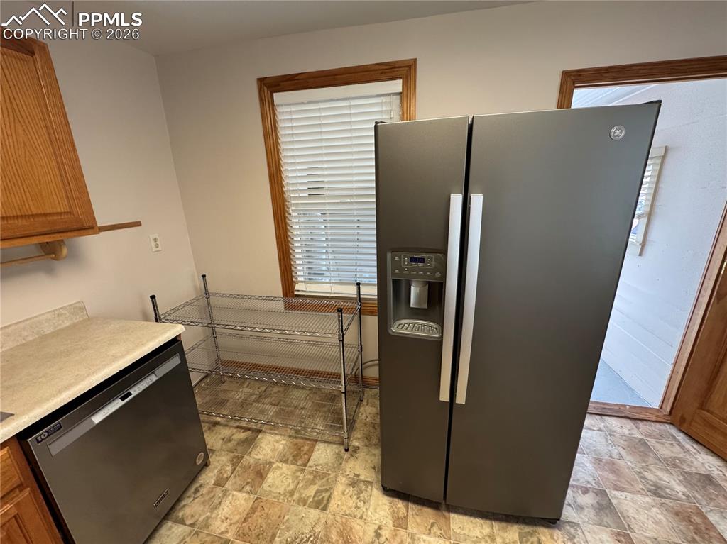 Image 13 of 34: Kitchen