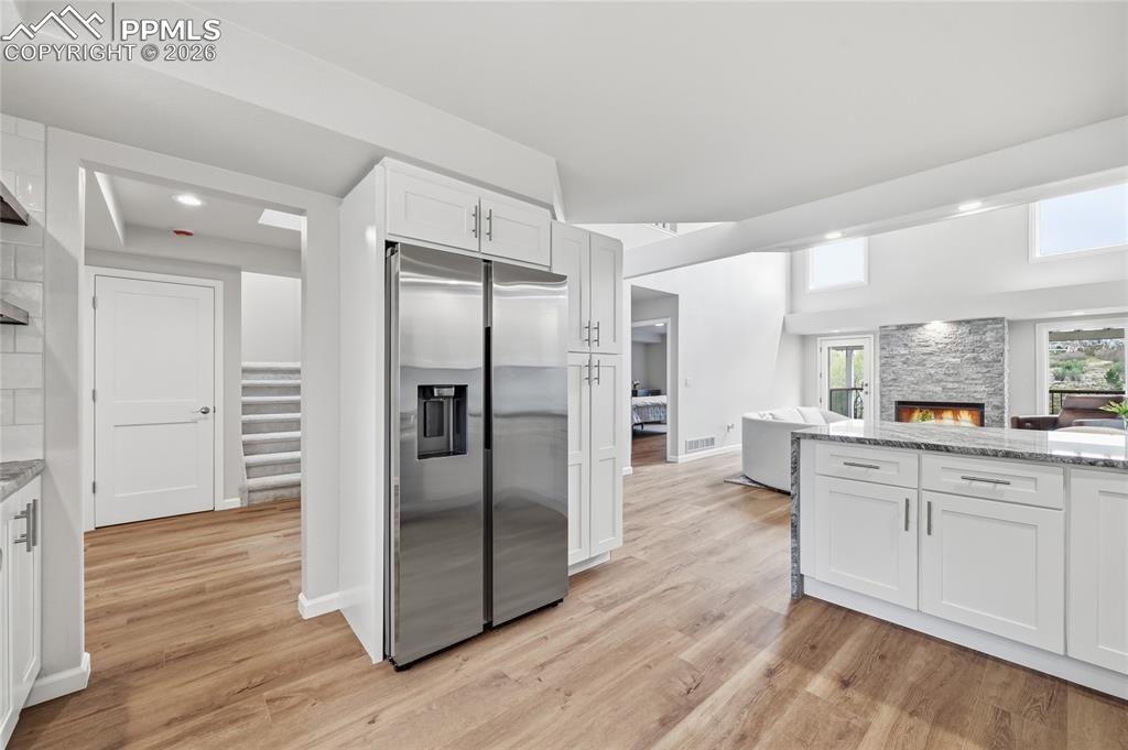 Image 11 of 49: Kitchen