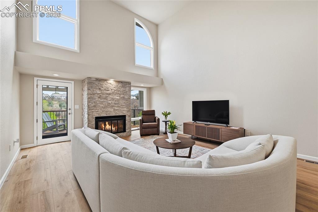Image 15 of 49: Living Room