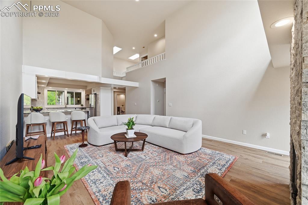 Image 18 of 49: Living Room