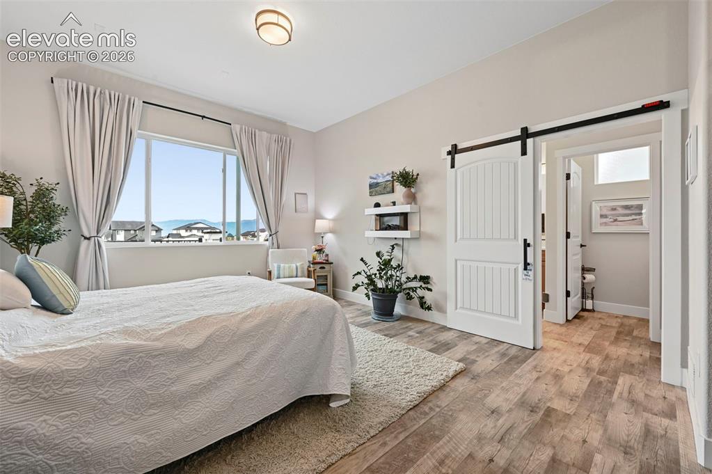 Image 15 of 48: Bedroom