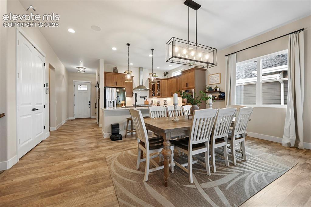 Image 8 of 48: Dining Area