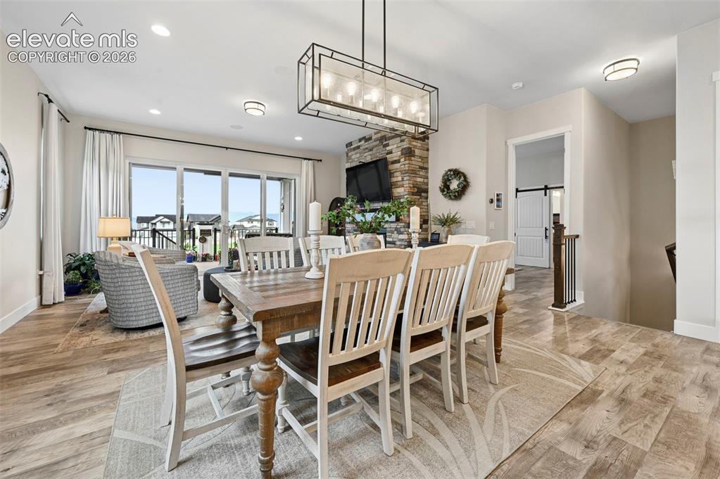 Image 9 of 48: Dining Area