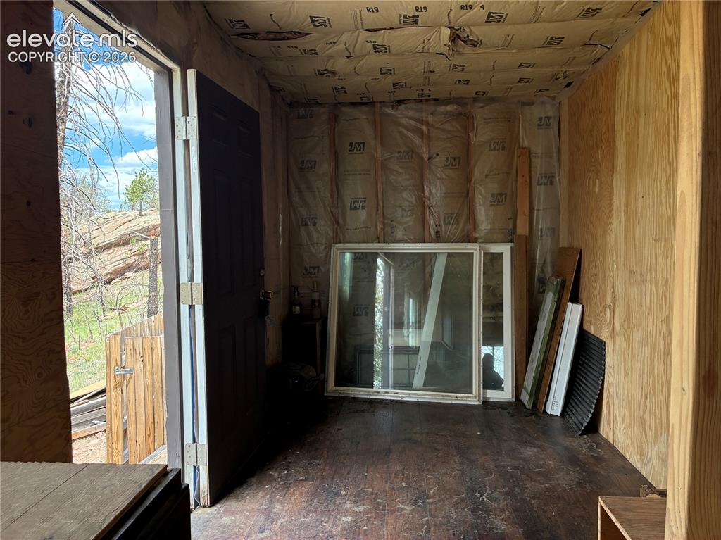 Image 17 of 30: dry cabin