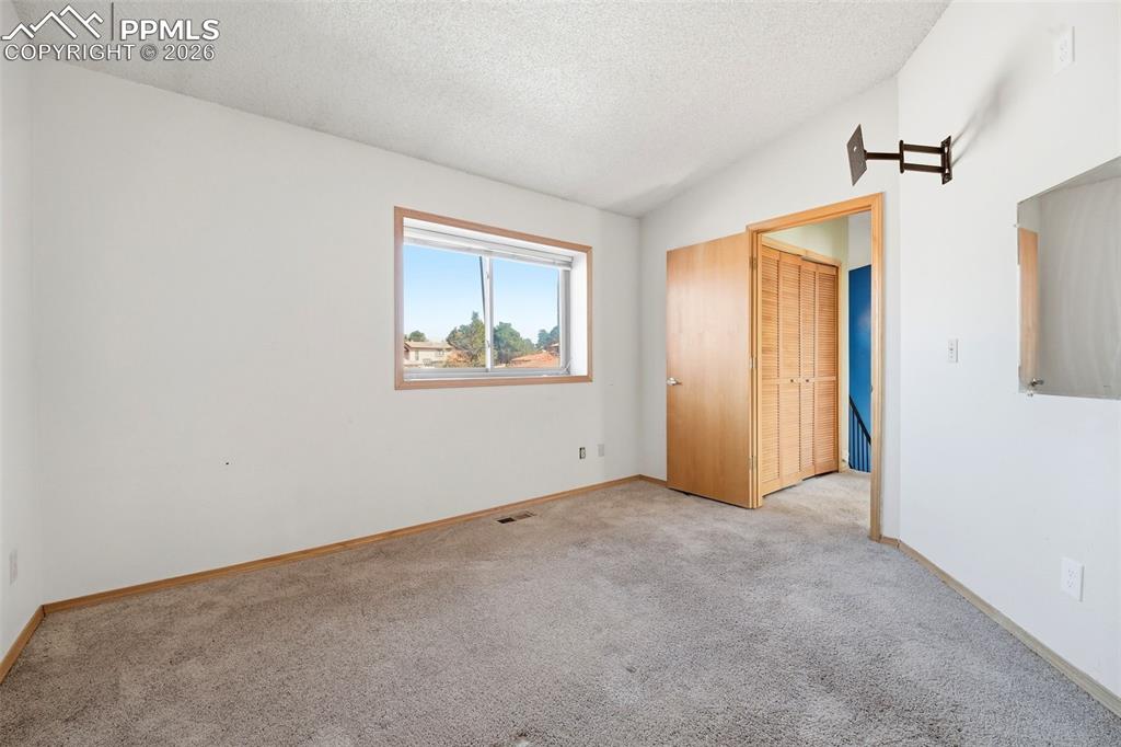 Image 26 of 46: Bedroom