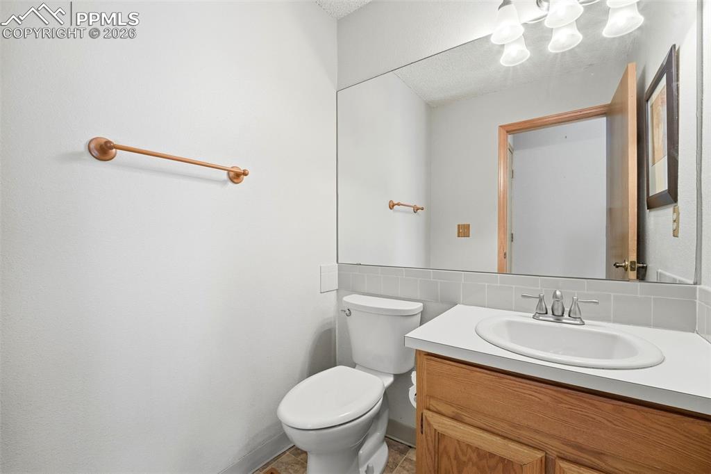 Image 35 of 46: Bathroom