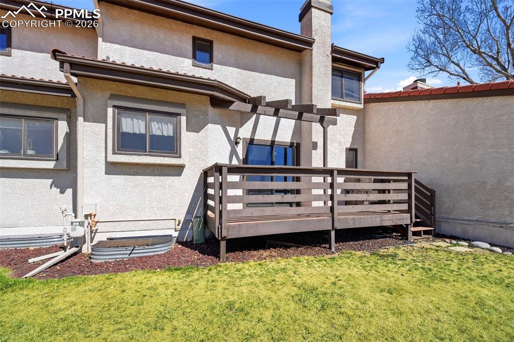 Image 39 of 46: Back of Structure