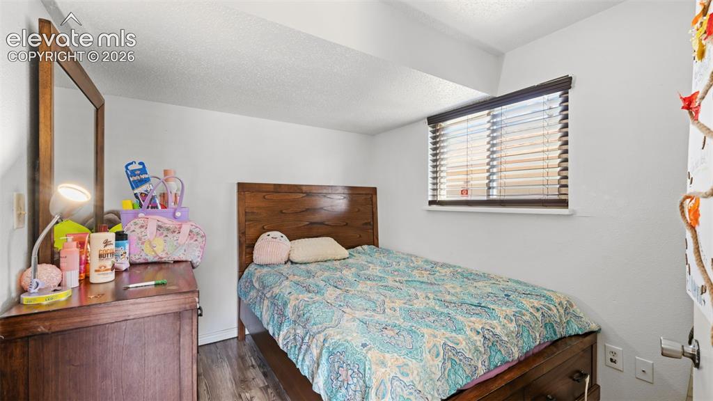 Image 12 of 30: Bedroom