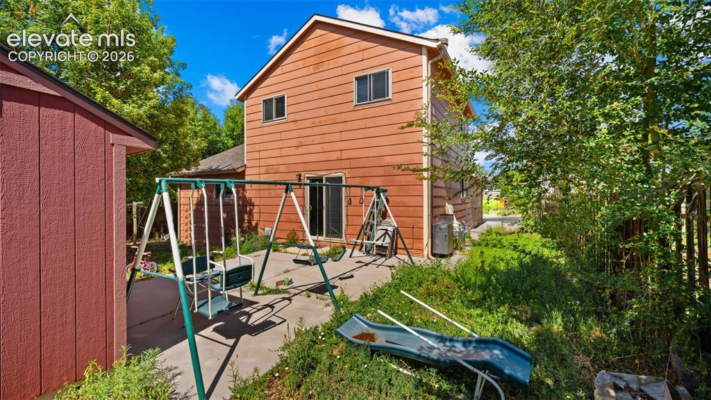 Image 20 of 30: Back of Structure