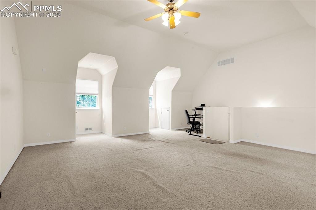 Image 19 of 37: Loft