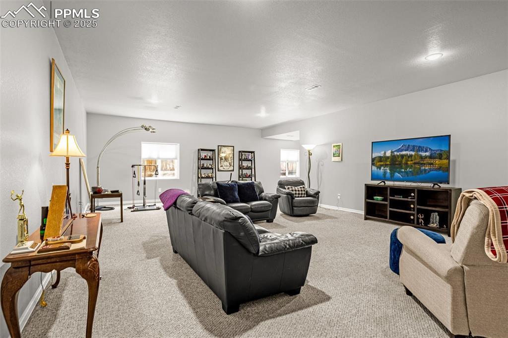 Image 21 of 37: Family Room