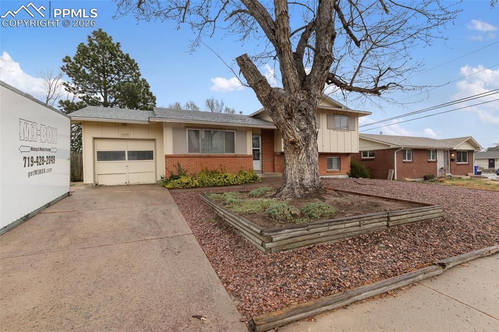 Image 18 of 34: Front of Structure