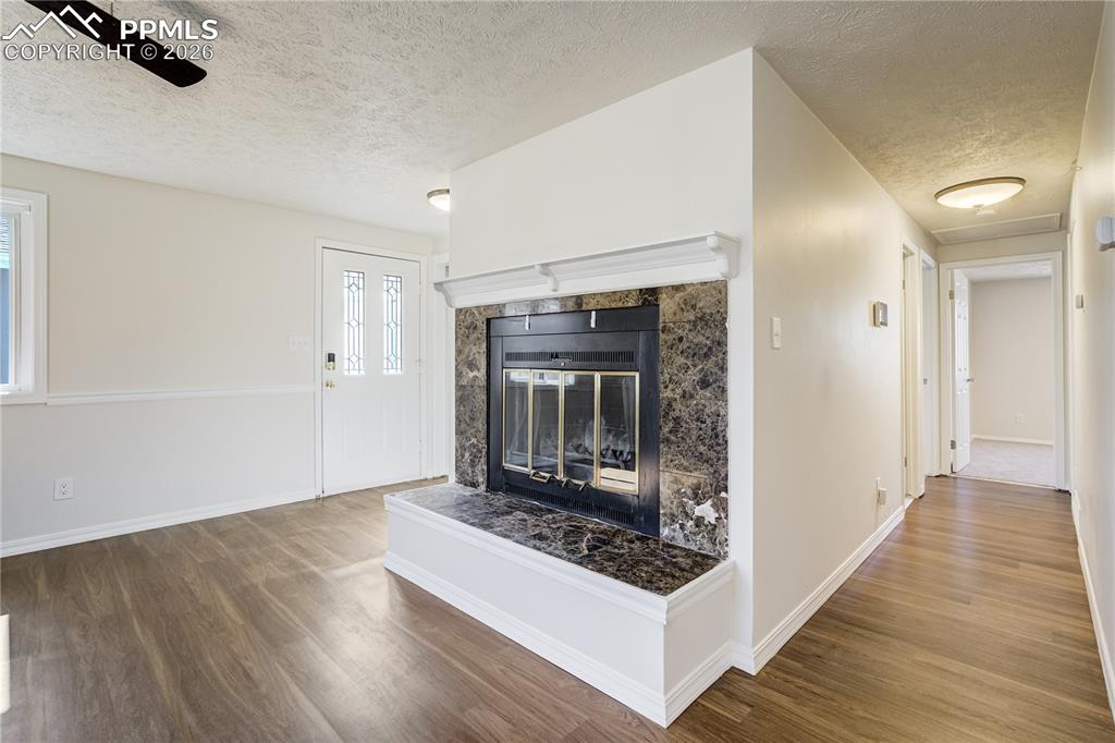 Image 12 of 24: Living Room