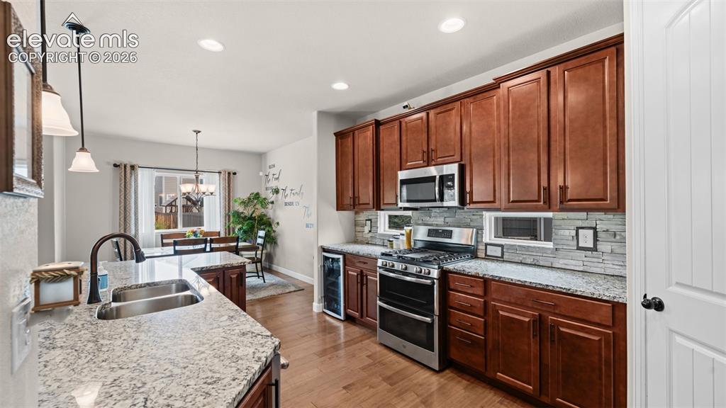 Image 11 of 38: Kitchen