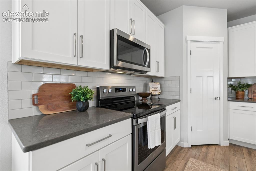 Image 12 of 34: Kitchen