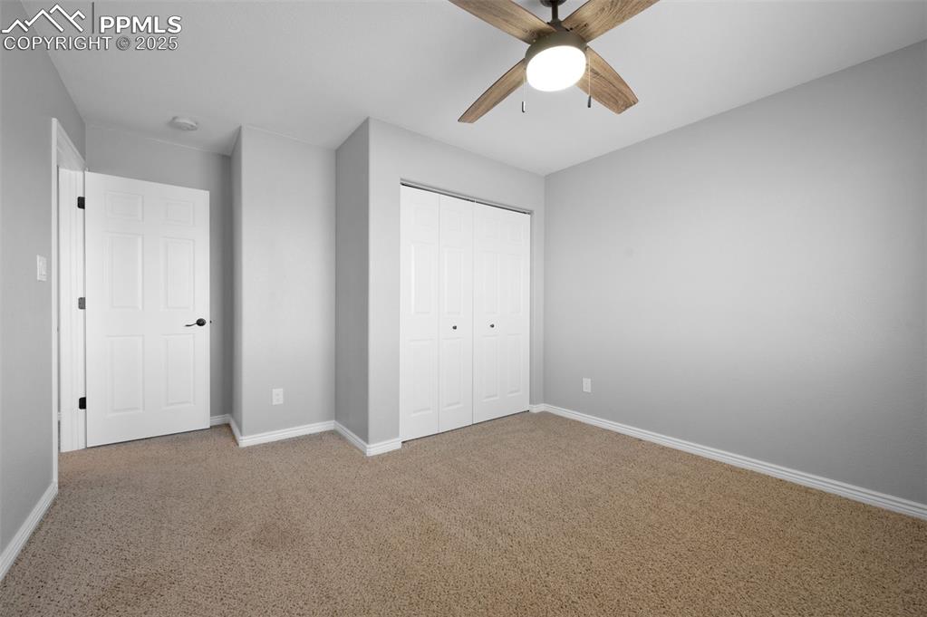 Image 20 of 35: Bedroom