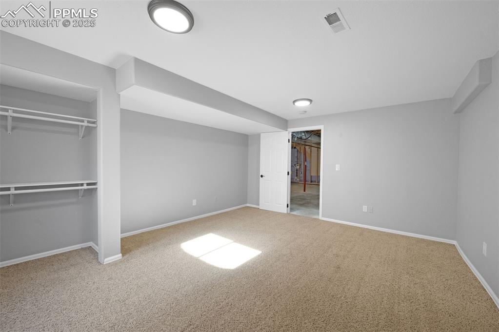 Image 27 of 35: Bedroom