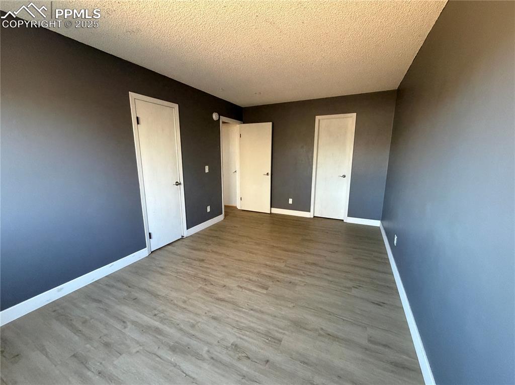 Image 10 of 20: Bedroom