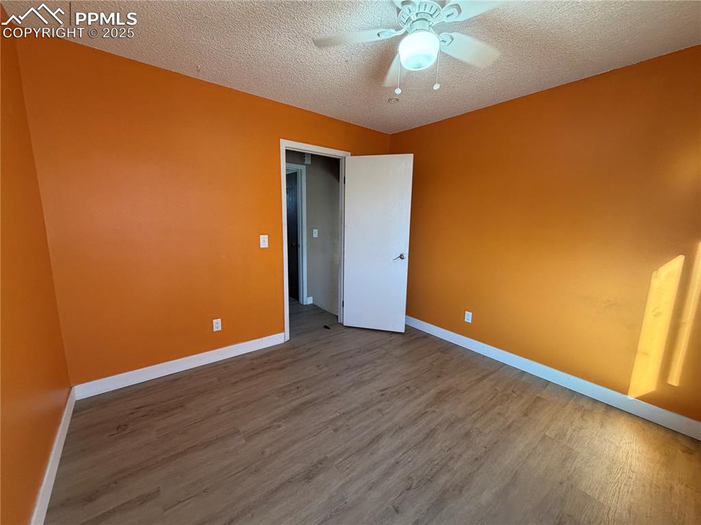 Image 12 of 20: Bedroom