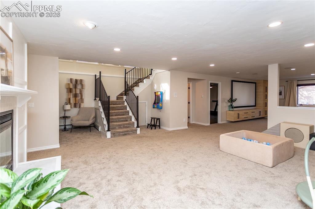 Image 31 of 50: Family Room