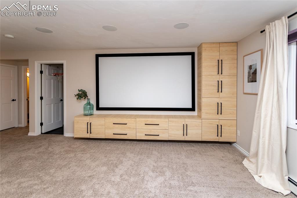 Image 32 of 50: Family Room