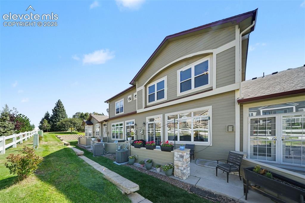 Image 20 of 26: Back of Structure