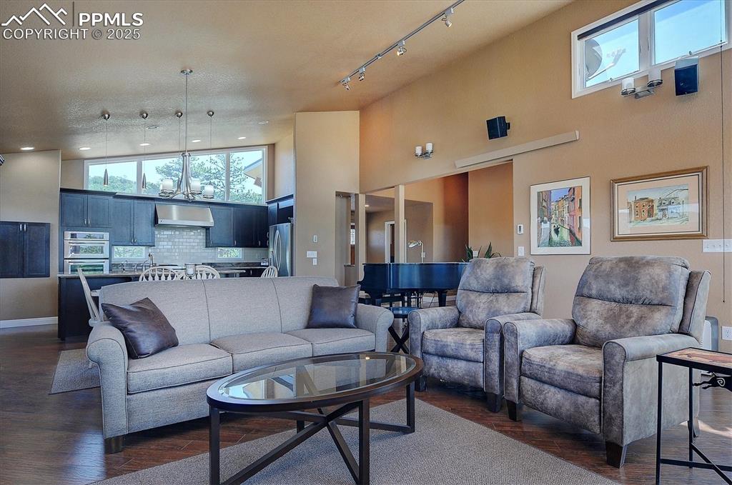 Image 10 of 40: Living Room