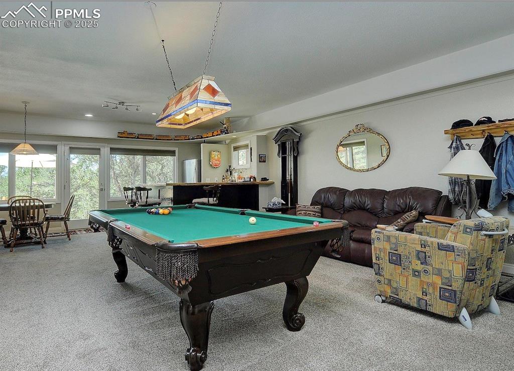Image 21 of 40: Family Room