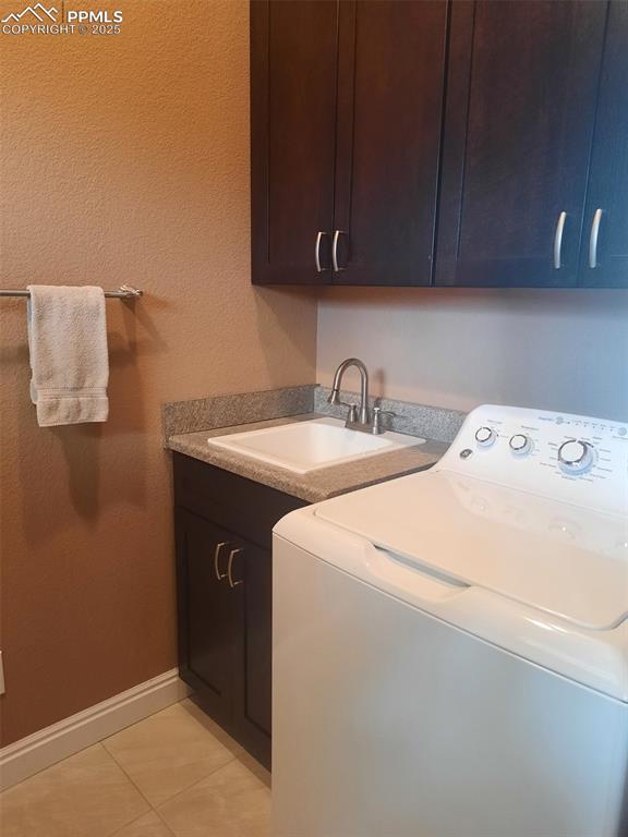 Image 28 of 40: Laundry
