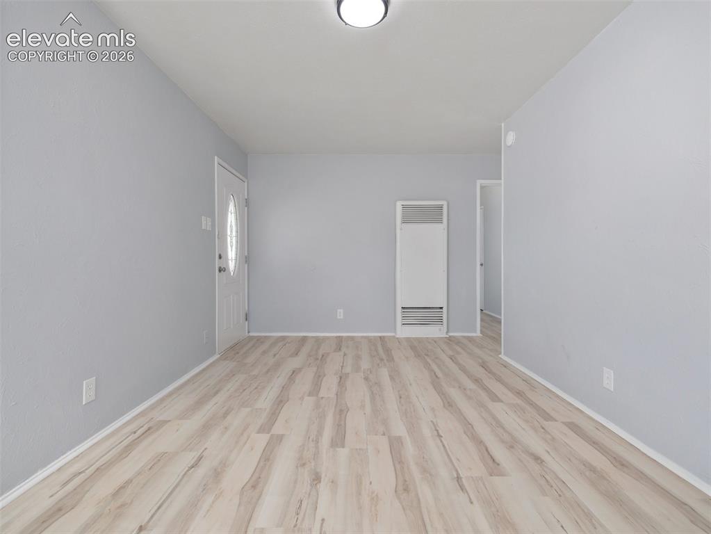 Image 5 of 16: Living Room