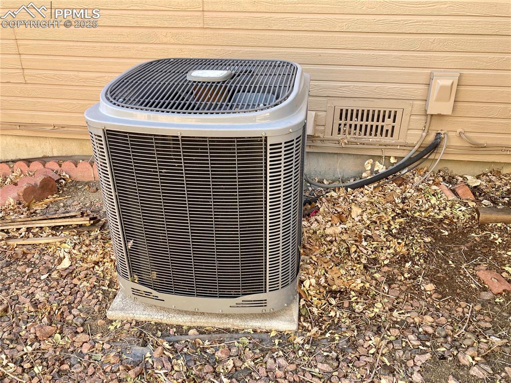 Image 31 of 31: Keep cool on those hot summer days & nights with central A/C!