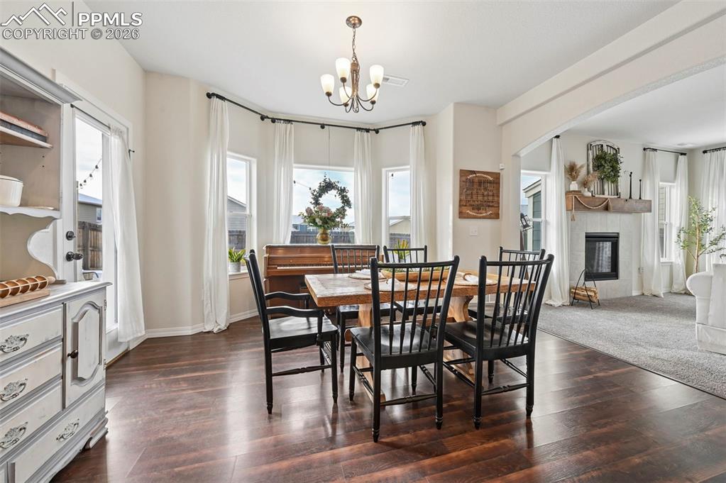 Image 10 of 47: Dining Area