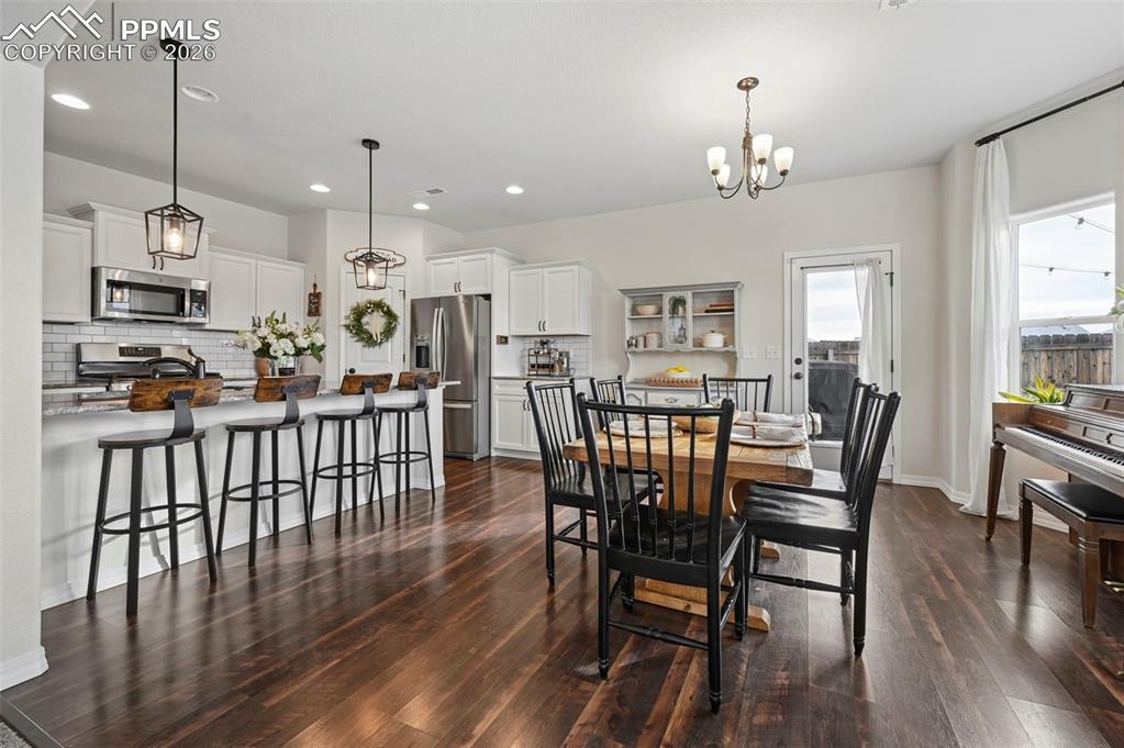 Image 12 of 47: Dining Area