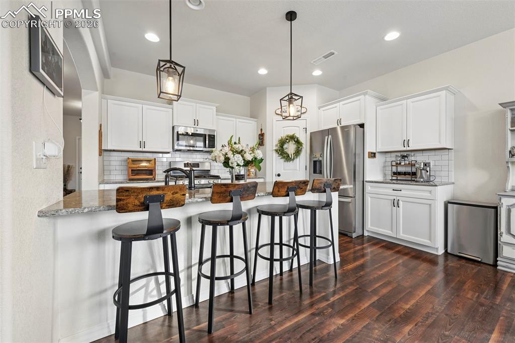 Image 13 of 47: Kitchen