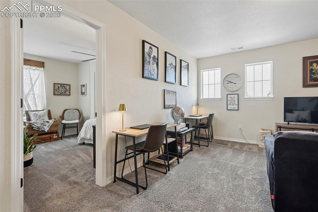 Image 21 of 47: Office